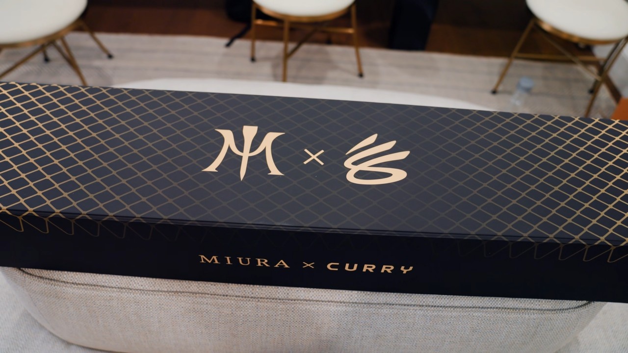 库里开箱本人与Miura联名高尔夫球杆!全球限量30套 融入4冠元素 库里开箱本人与Miura联名高尔夫球杆!全球限量30套 融入4冠元素
