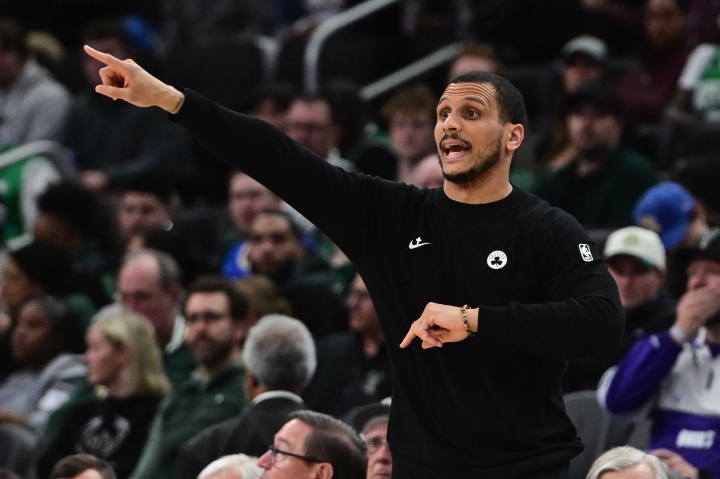 CBS新赛季奖项预测:东契奇MVP 阿德巴约DPOY 马祖拉最佳教练 CBS新赛季奖项预测:东契奇MVP 阿德巴约DPOY 马祖拉最佳教练